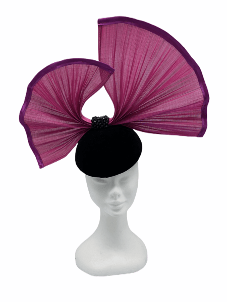 Black velvet base with a pink jinsin fan detail.
