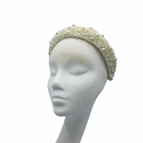 Pearl encrusted crown, the most subtle yet stunning look for any bride to be that is looking for a bridal headpiece.