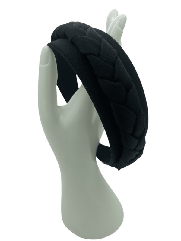 Black plaited headband, the perfect accessory to finish your look!