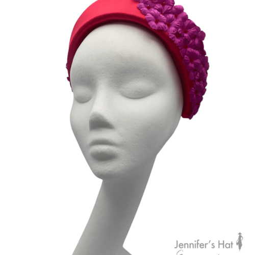 Stunning red and pink crown, perfect for colour clashing outfits.