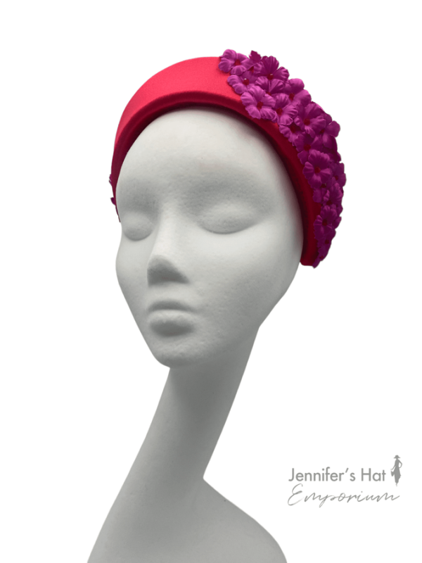 Stunning red and pink crown, perfect for colour clashing outfits.