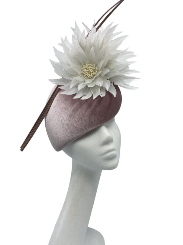 Stunning blush pink velvet large teardrop with stunning white feather flower and finished with a tall gold quill.